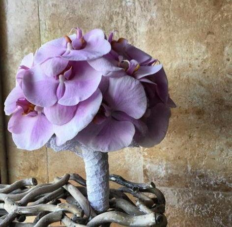 Lavender Whisper – The Bridal Bouquet That Turns Heads